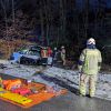 Verkehrsunfall schwer - Person eingeklemmt