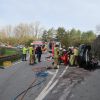 Verkehrsunfall schwer - Person eingeklemmt