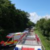 Verkehrsunfall schwer - Person eingeklemmt