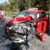 Verkehrsunfall schwer - Person eingeklemmt